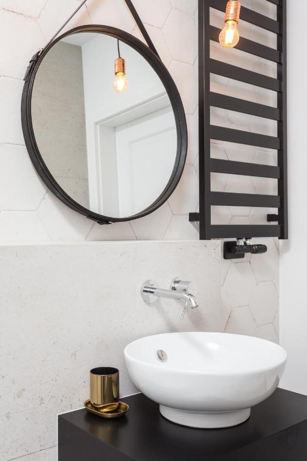 Of The Kings - Nubium Apartment