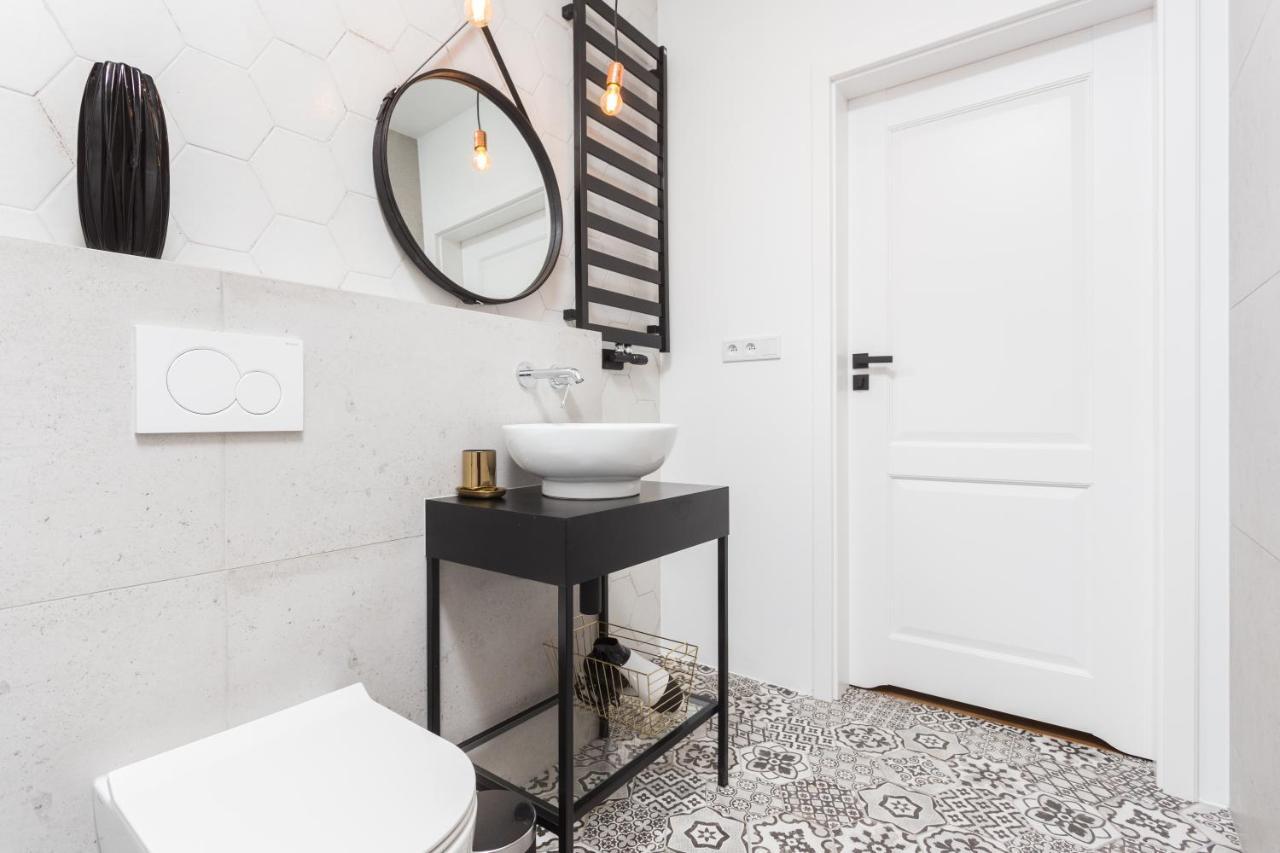 Of The Kings - Nubium Apartment